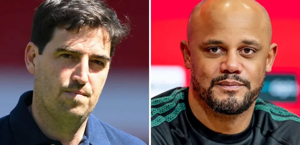 Deux entraîneurs posant pour une photo