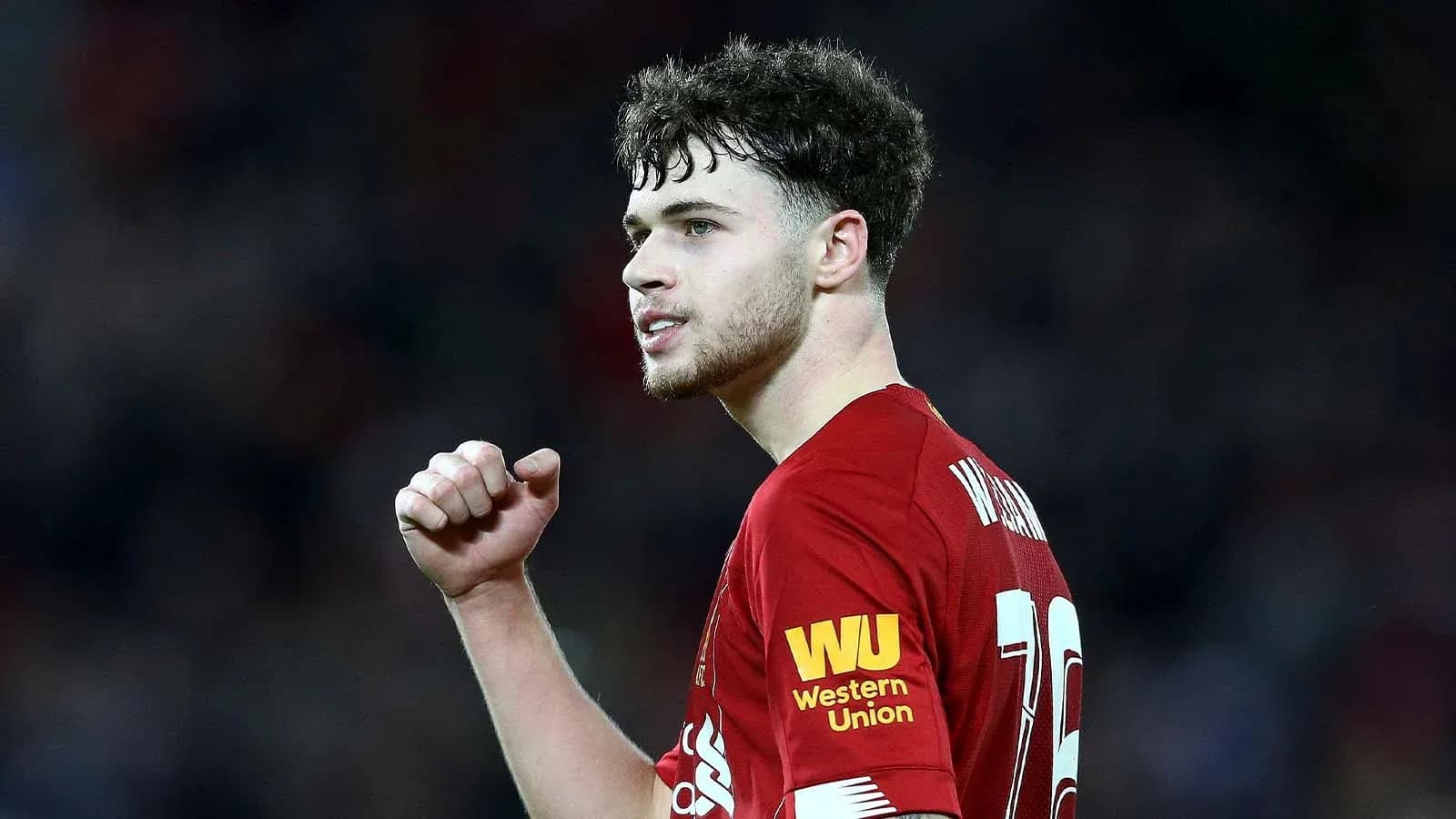 Joueur de Liverpool célébrant sur le terrain
