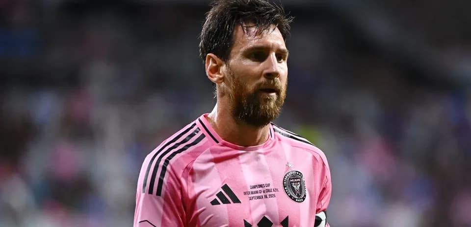 Lionel Messi en maillot rose lors d'un match