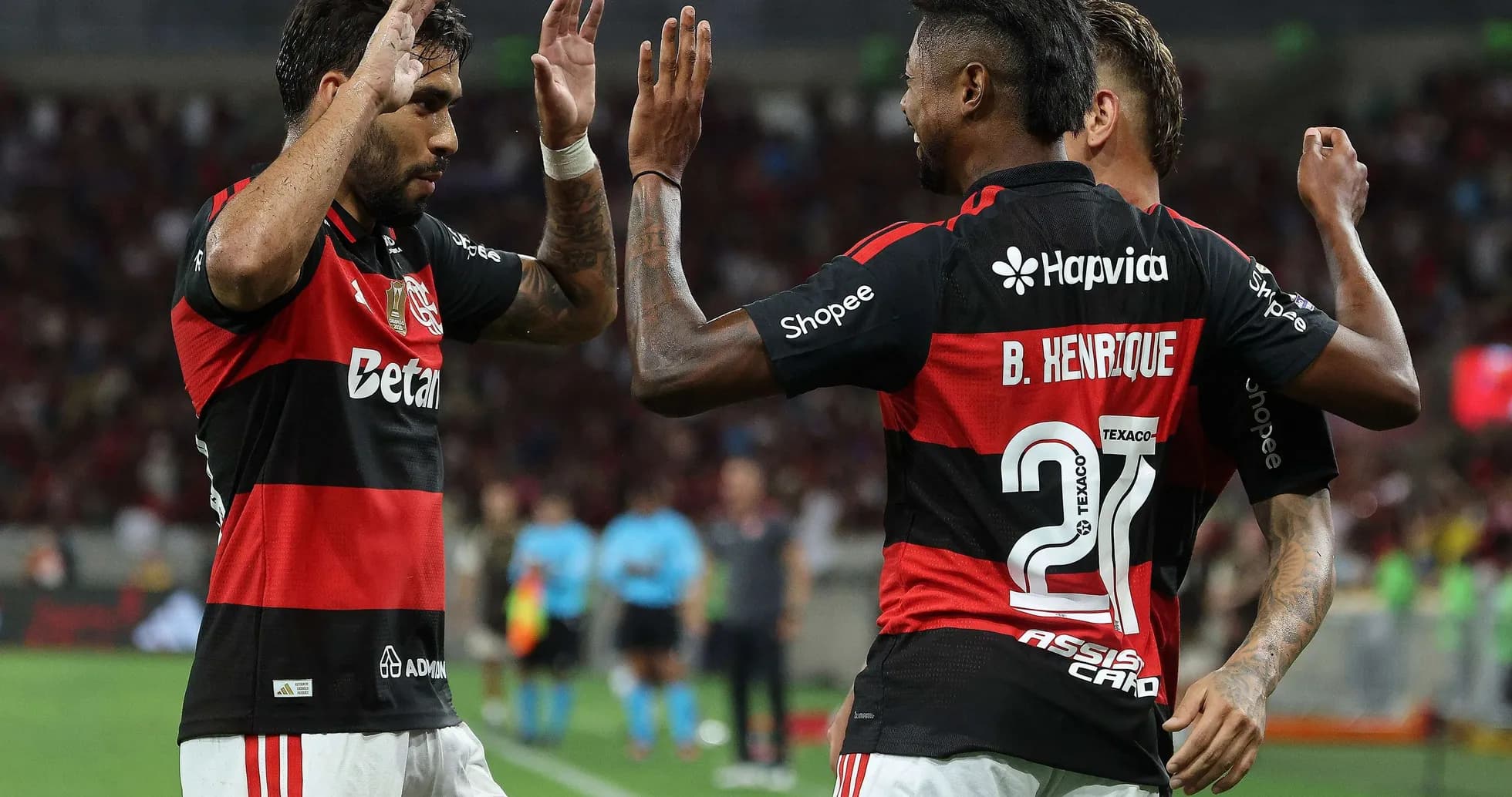 Joueurs de Flamengo célébrant un but