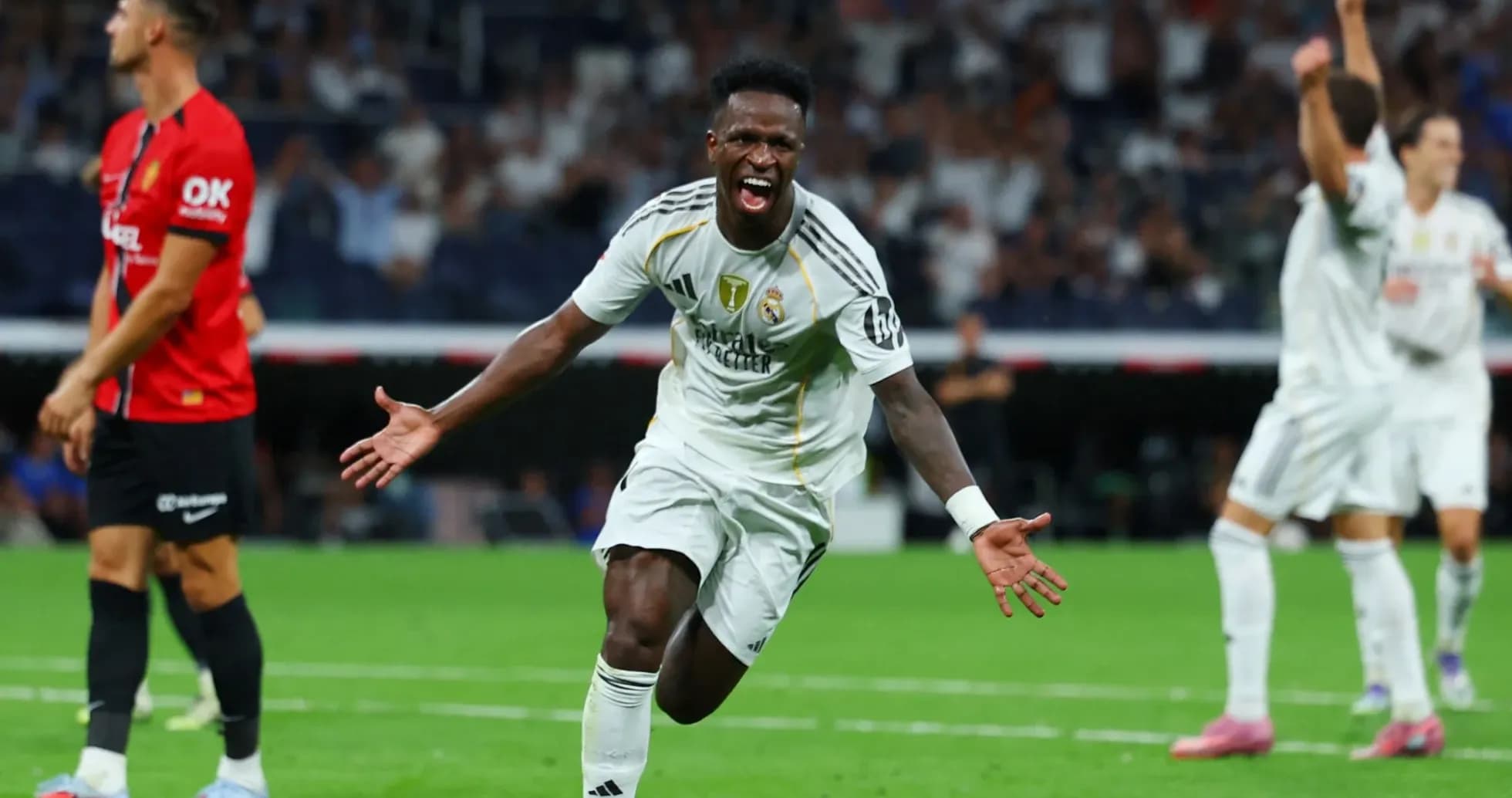 Vitorieux célébrant un but pour le Real Madrid