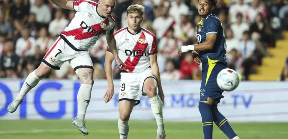 Joueurs de Rayo Vallecano en action