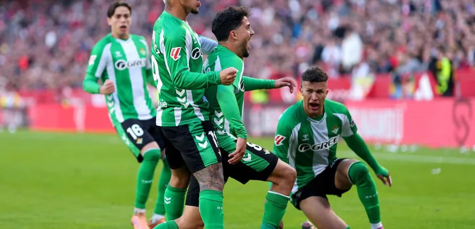 Joueurs de Real Betis célébrant un but