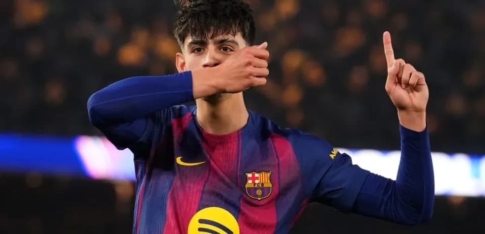 Joueur de Barcelone célébrant un but sur le terrain