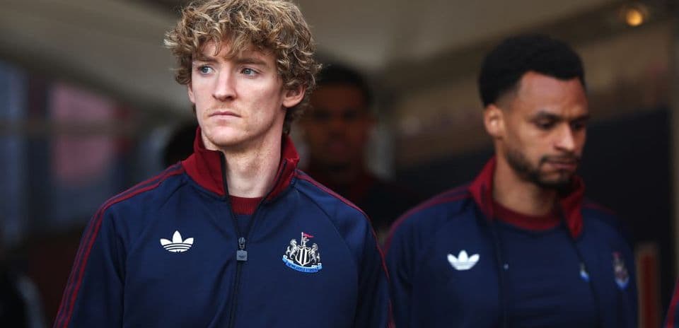 Joueurs de Newcastle entrant sur le terrain