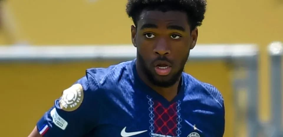 Joueur de Paris Saint-Germain en action sur le terrain