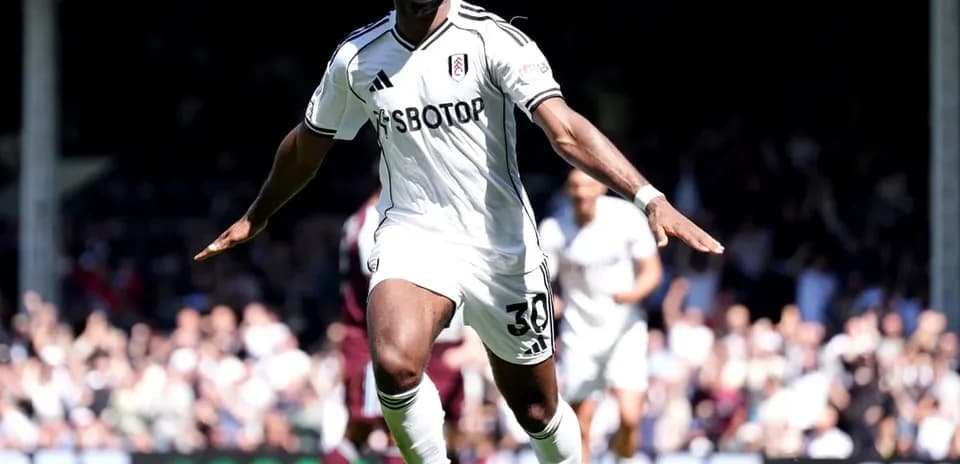 Joueur de Fulham célébrant un but