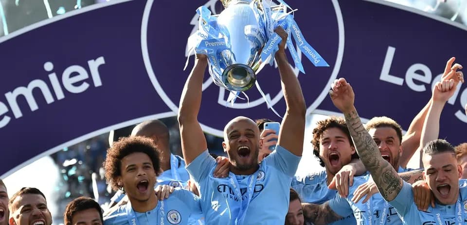 Joueurs de Manchester City célébrant le titre de Premier League