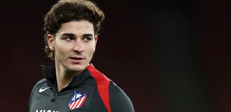 Joueur d'Atlético de Madrid en tenue d'entraînement