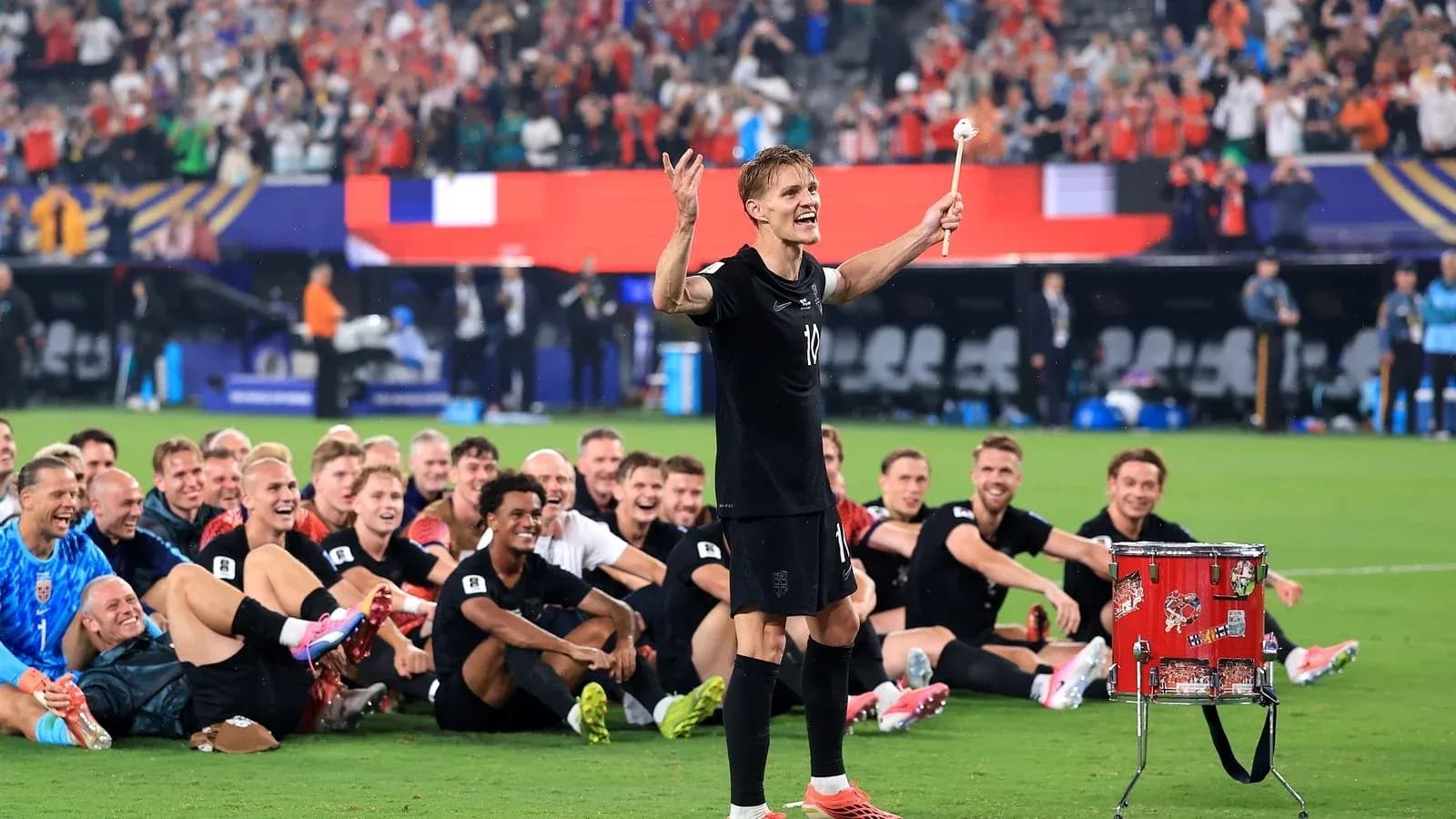 Joueur célébrant avec son équipe après la victoire