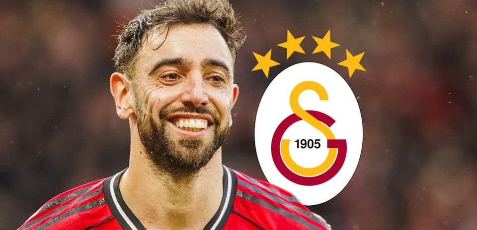 Joueur souriant en maillot de Manchester United