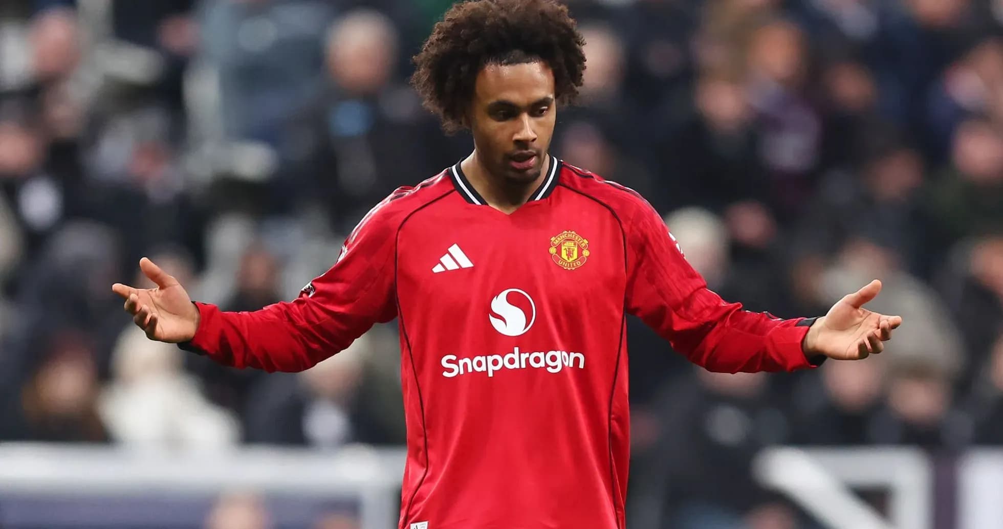 Joueur de Manchester United s'exprimant sur le terrain