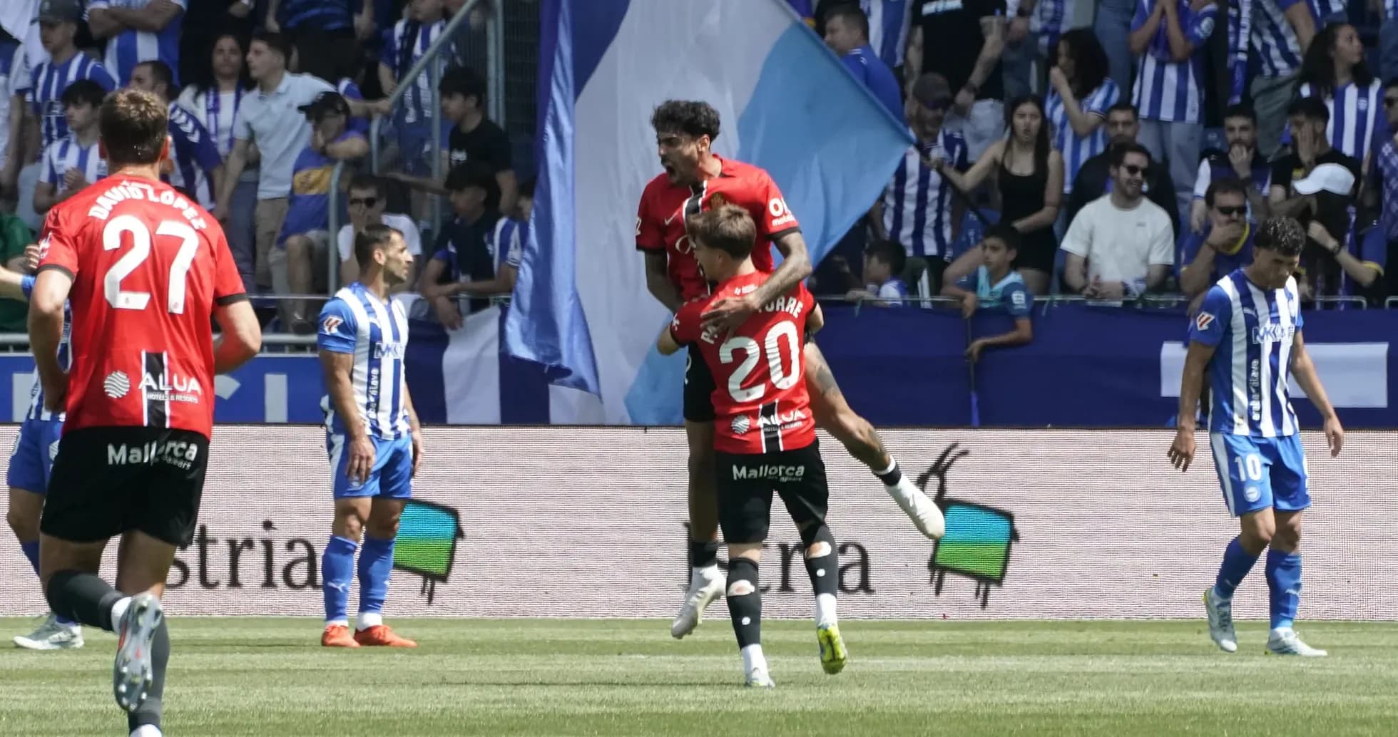 Joueurs de Mallorca célébrant un but