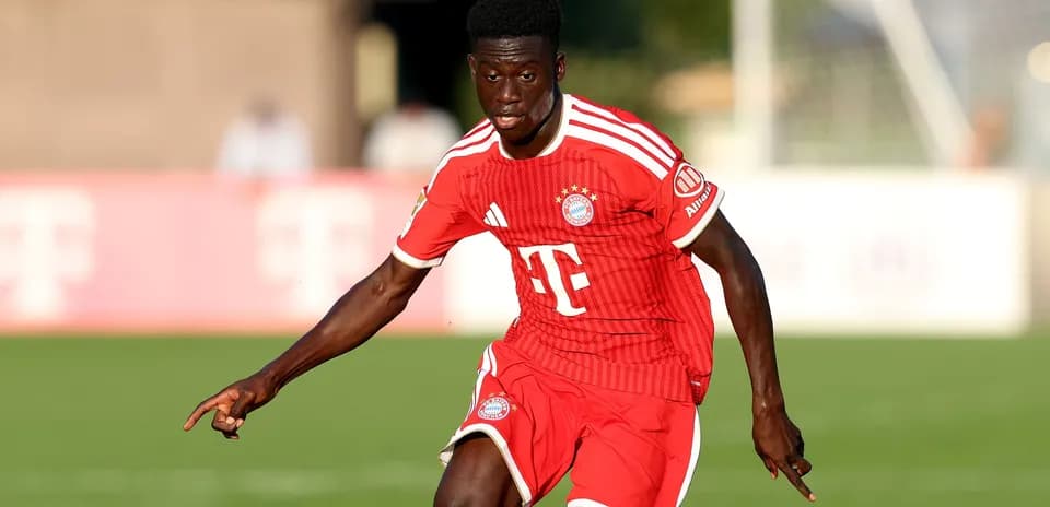 Joueur de Bayern Munich en action sur le terrain