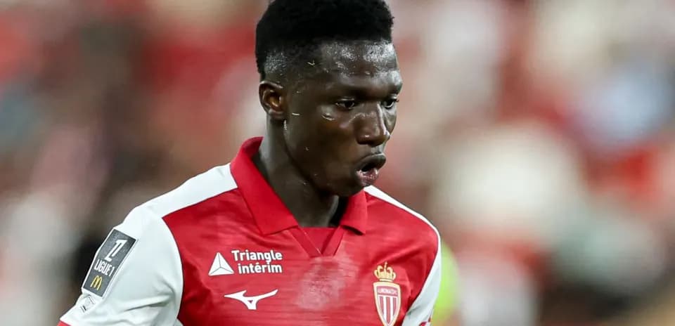 Joueur de l'AS Monaco sur le terrain pendant un match