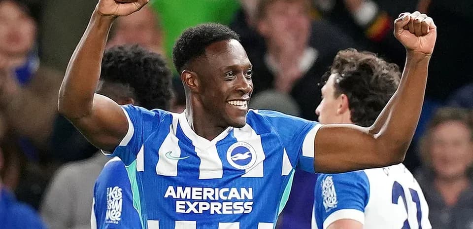 Joueur de Brighton célébrant un but