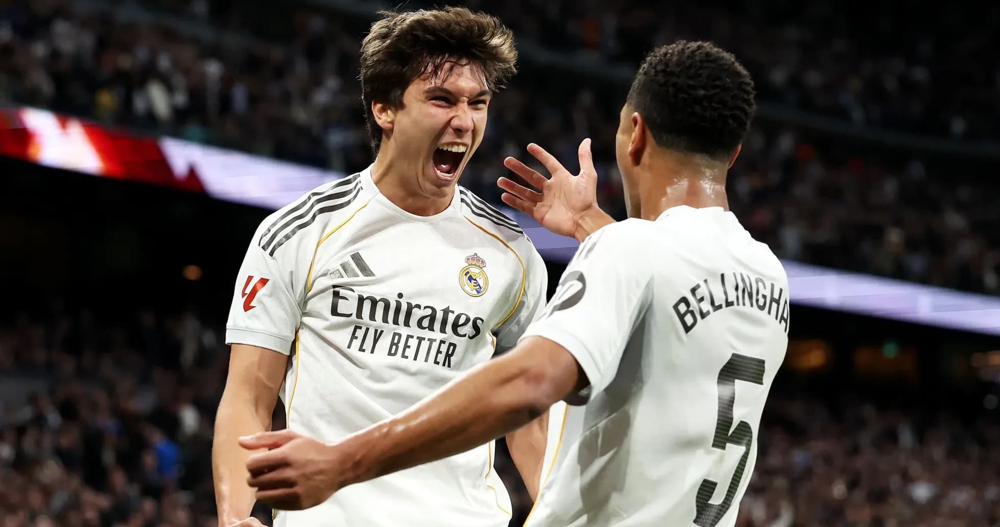 Joueurs de Real Madrid célébrant un but