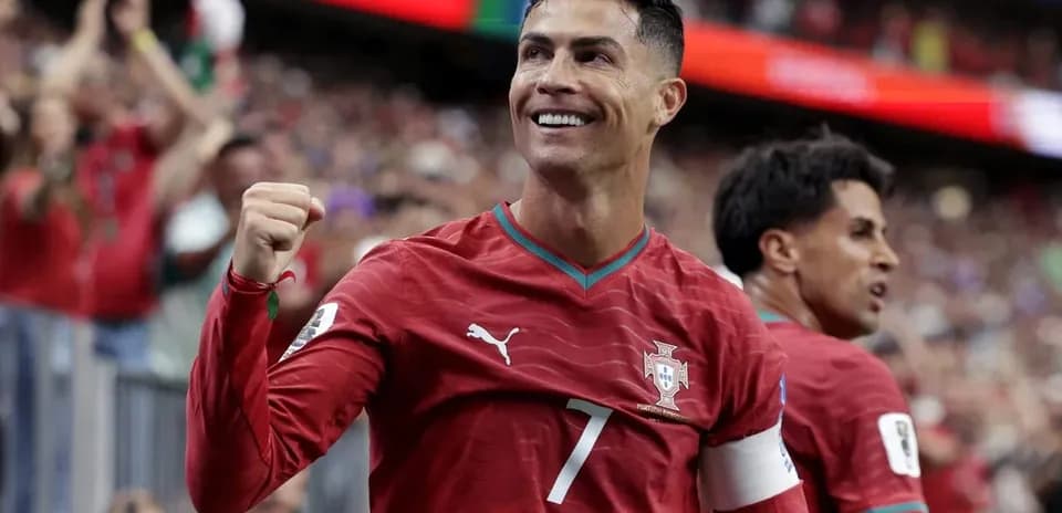 Cristiano Ronaldo célébrant un but avec l'équipe du Portugal