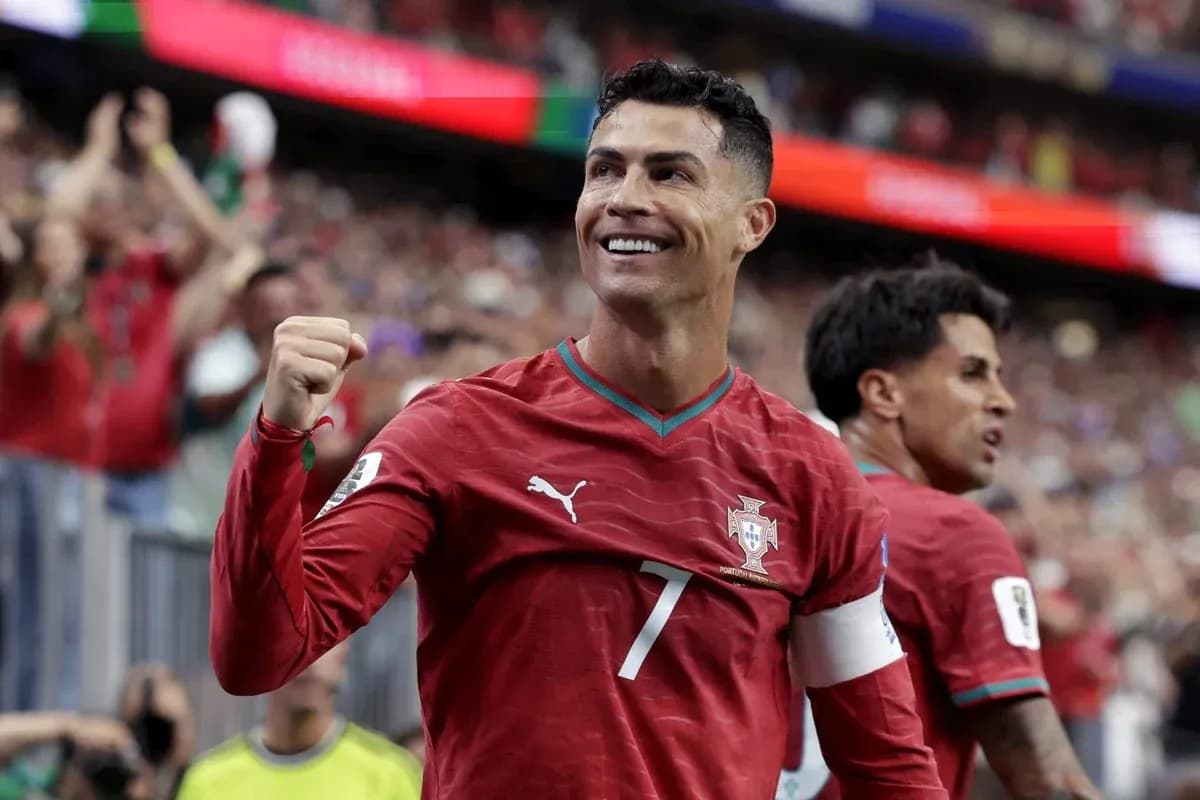 Cristiano Ronaldo célébrant un but avec l'équipe du Portugal