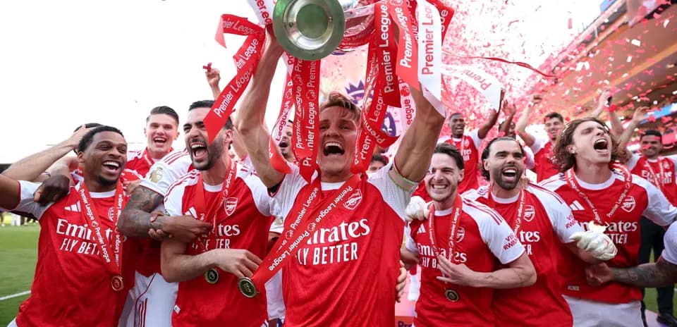 Joueurs d'Arsenal célébrant le titre de Premier League