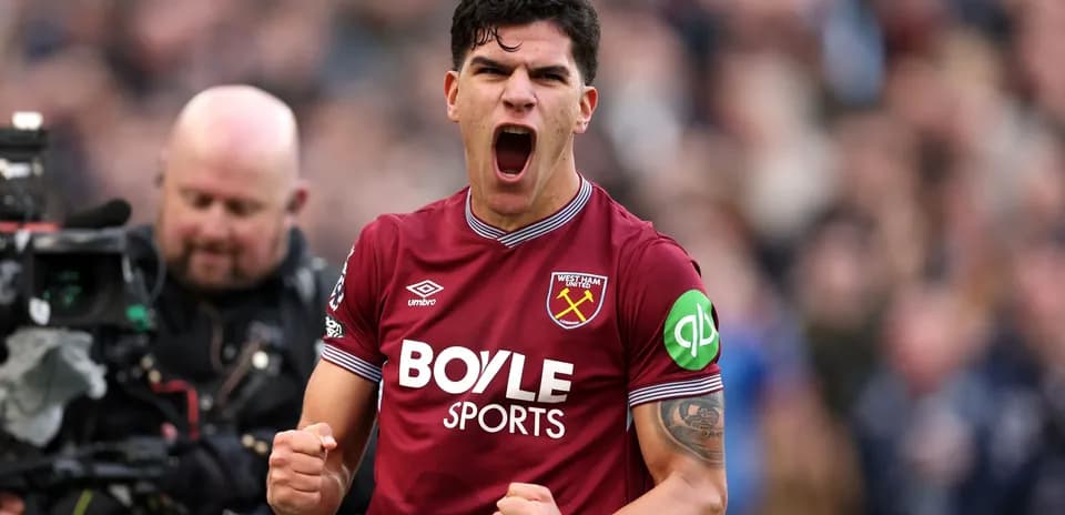 Joueur de West Ham United célébrant une victoire