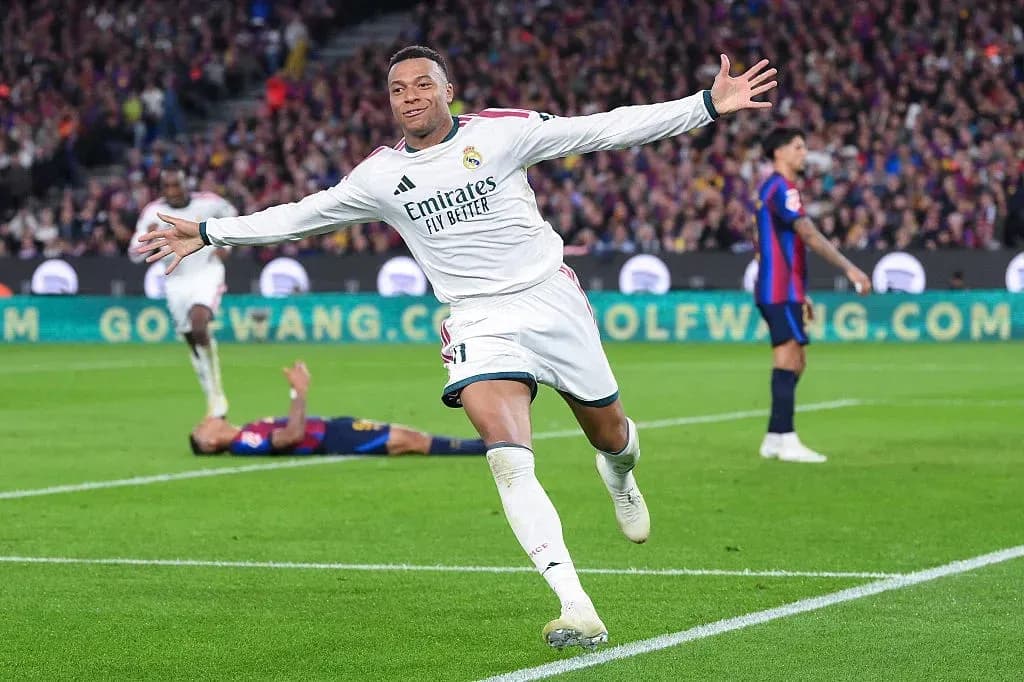 Joueur célébrant un but lors d'un match