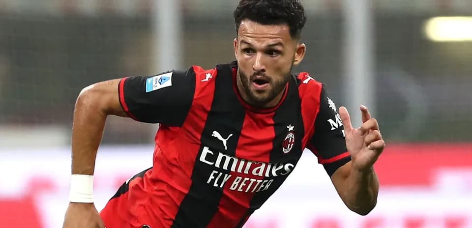 Joueur de l'AC Milan en action sur le terrain