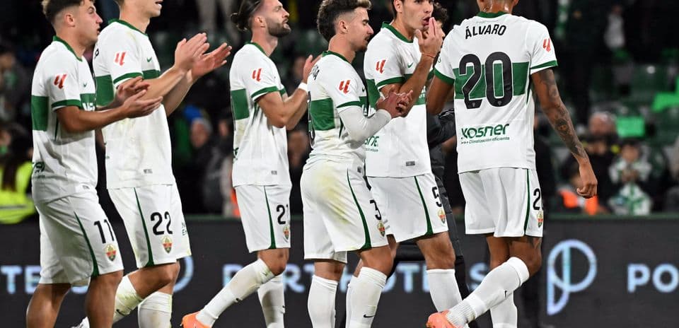 Joueurs d'Elche célébrant un but
