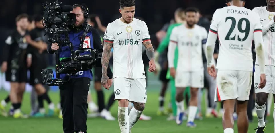 Joueurs de Chelsea quittant le terrain après le match