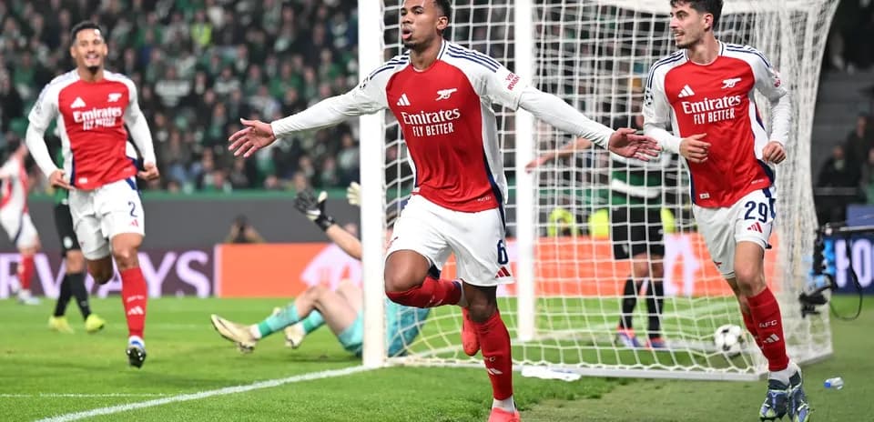 Joueur d'Arsenal célébrant un but contre Sporting CP