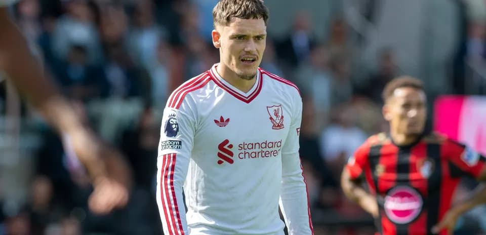 Joueur de Liverpool en action sur le terrain
