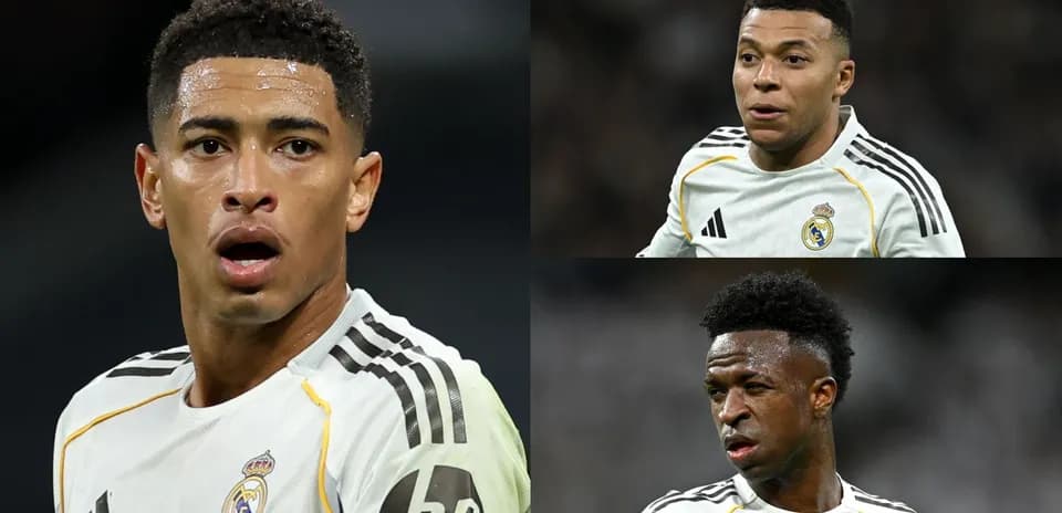 Trois joueurs de Real Madrid en action sur le terrain