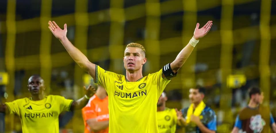 Joueur saluant les supporters après le match