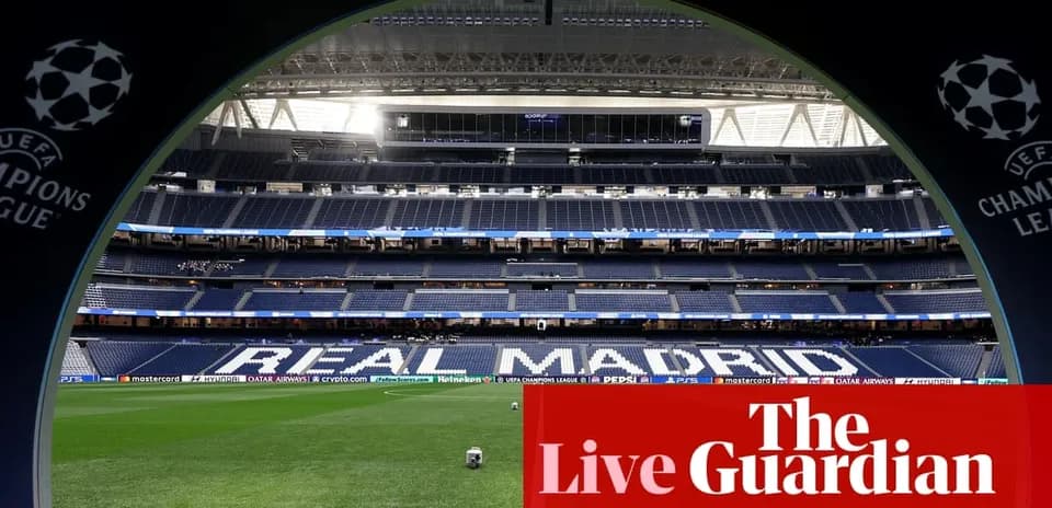 Vue du stade avec inscription 'REAL MADRID' sur le terrain