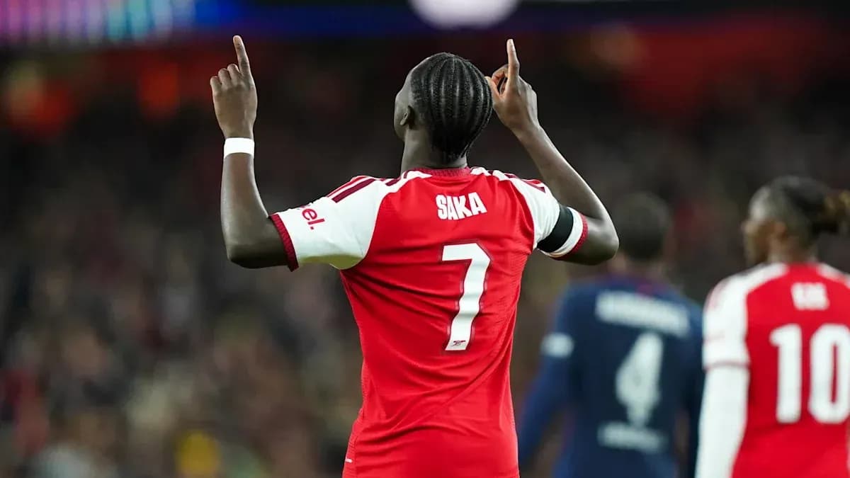 Joueur d'Arsenal avec le numéro 7 célébrant un but Joueur d'Arsenal avec le numéro 7 célébrant un but