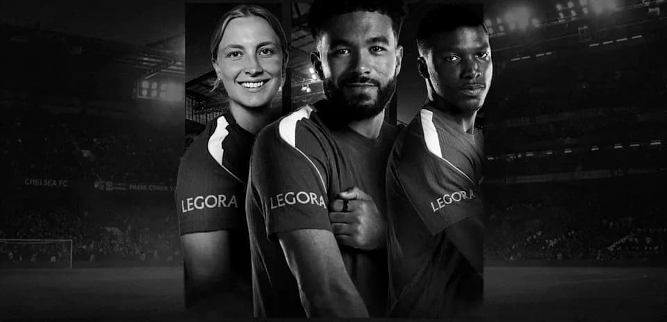 Trois joueurs de Chelsea FC en maillot d'équipe