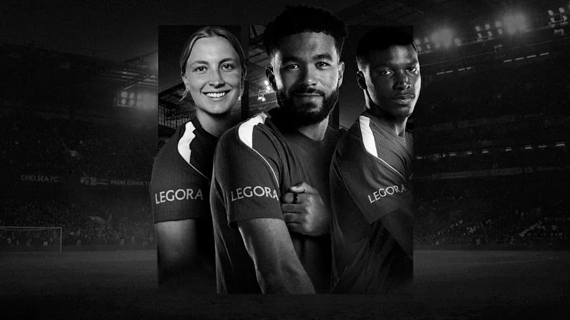 Trois joueurs de Chelsea FC en maillot d'équipe