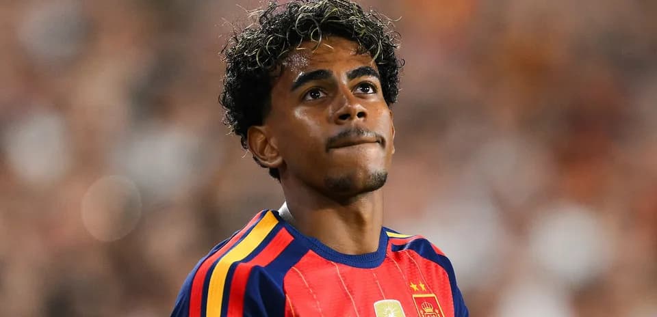 Joueur espagnol en maillot national sur le terrain