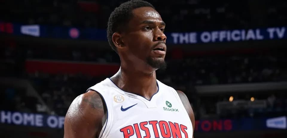 Joueur des Pistons en action sur le terrain