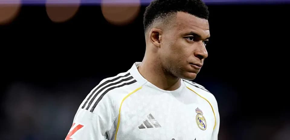 Joueur de football en maillot du Real Madrid