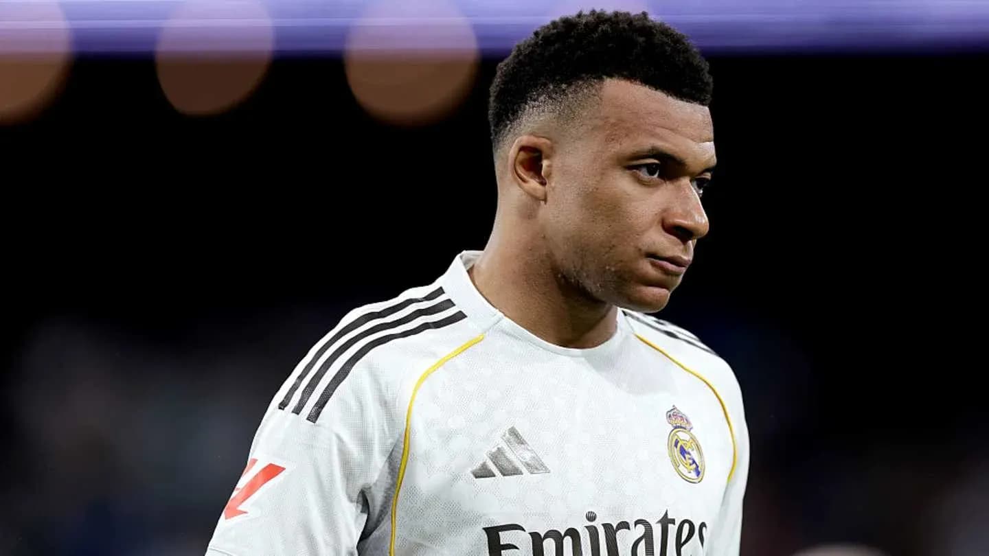 Joueur de football en maillot du Real Madrid