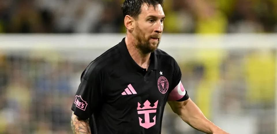 Lionel Messi dribbling during a match for Inter Miami