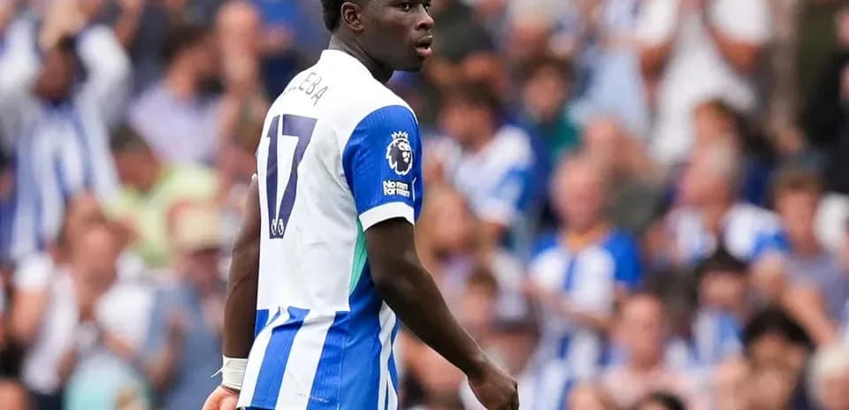Joueur portant le maillot de Brighton en match