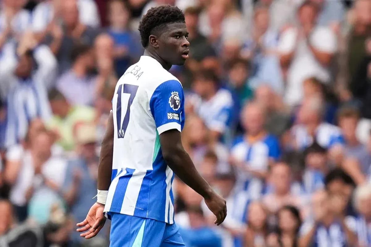 Joueur portant le maillot de Brighton en match