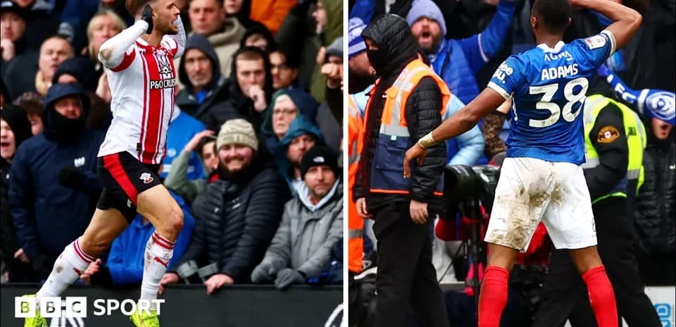 Joueur célébrant un but devant des supporters