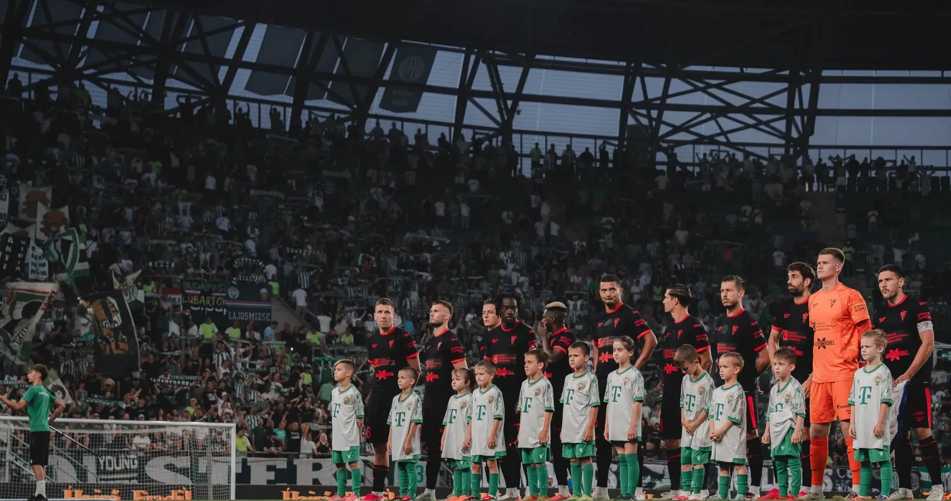 Les joueurs de Ferencvarosi TC avant le match