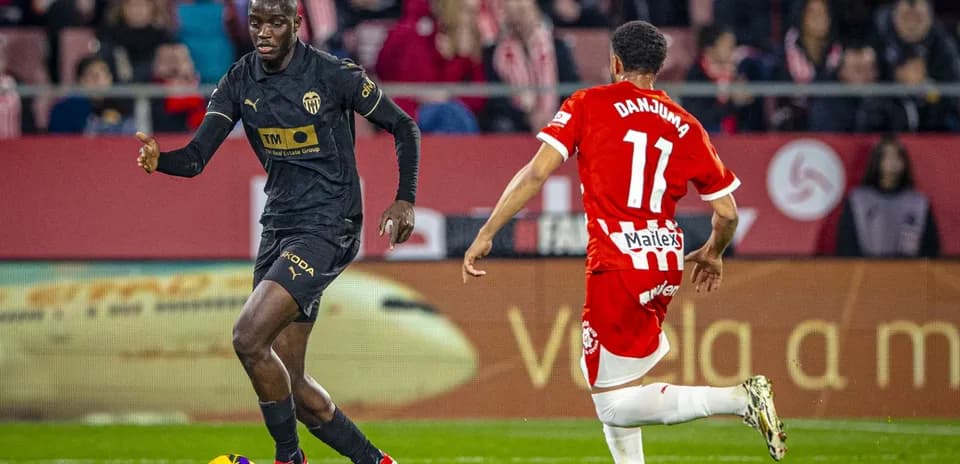 Joueur de Valence en action contre Girona