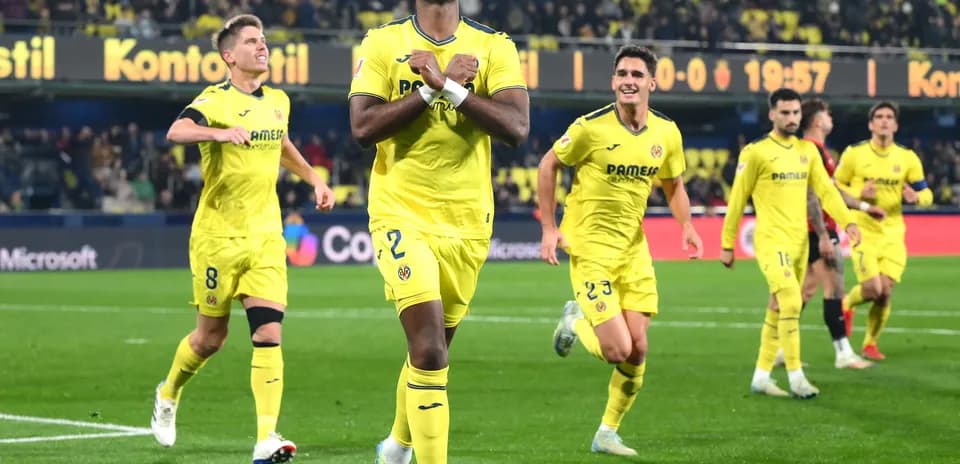 Joueurs de Villarreal célébrant un but