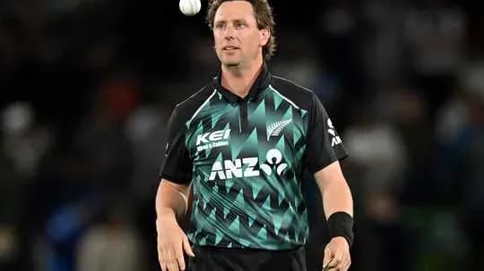 Joueur de cricket de Nouvelle-Zélande lançant une balle