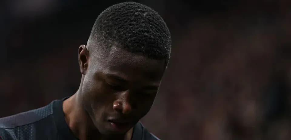 Joueur se concentrant avant le match